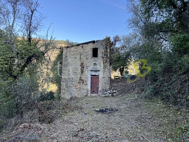 Foto Rustico in Località Madonna della Neve snc, Vallebona di 93 m²