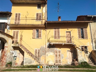 Foto Rustico a Nibbiola di 160 m² con 3 locali in vendita