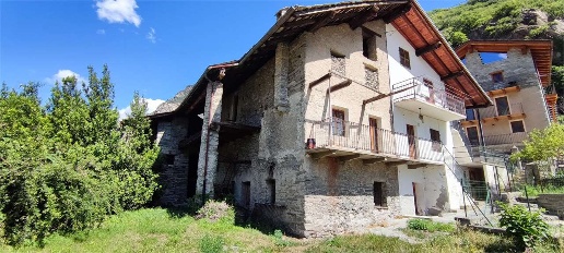 Foto Rustico a Arnad di 140 m² con 6 locali in vendita