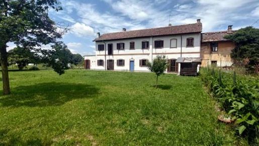 Foto Rustico in Viale Gian Galeazzo Sforza, Abbiategrasso di 365 m²