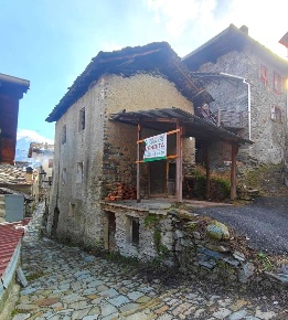 Foto Rustico a Champdepraz di 80 m² con 4 locali in vendita