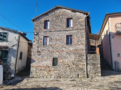 Foto Rustico in Via del Borghetto, Camporgiano Puglianella di 70 m²
