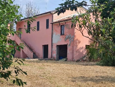 Foto Rustico a Ancona di 334 m² con 5 locali in vendita