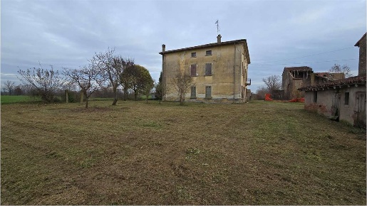 Foto Rustico in Strada Statale Goitese, Goito di 470 m² con 15 locali