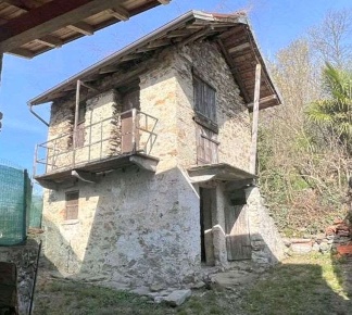 Foto Rustico in via Poma, Arizzano di 50 m² con 2 locali in vendita