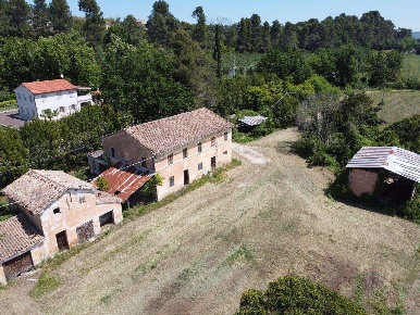 Foto Rustico in VIA ROMA 202, Jesi Via Roma - Asse Sud di 397 m² in vendita