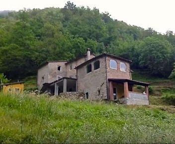 Foto Rustico in pontaccio, Gallicano di 500 m² con 16 locali in vendita