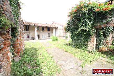 Foto Rustico in VIA RISORGIMENTO 1, Castrezzato Centro di 300 m² in vendita