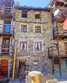 Foto Rustico in località Niel, Gaby di 90 m² con 5 locali in vendita