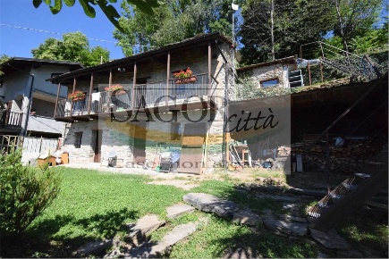 Foto Rustico in via Massera 1, Prarostino di 100 m² con 3 locali in vendita