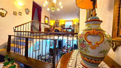 Foto Rustico a Corciano di 650 m² con 20 locali in vendita