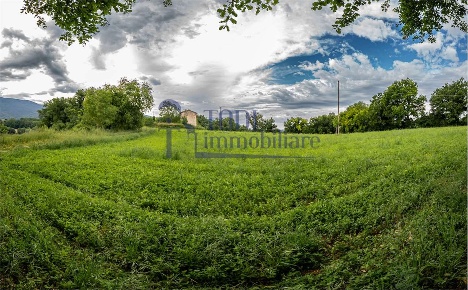 Foto Rustico in via roma 1, Massa Martana Centro di 560 m² con 12 locali