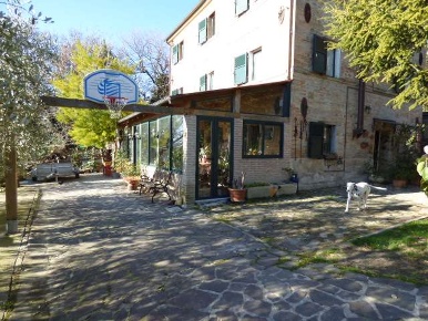 Foto Rustico in Corso XXI Gennaio 125, Vallefoglia Montecchio di 350 m²