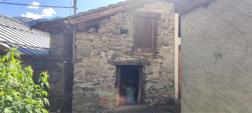 Foto Rustico in Frazione Isollaz, Challand-Saint-Victor di 50 m² in vendita