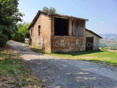 Foto Rustico a Savignano sul Panaro di 200 m² con 6 locali in vendita