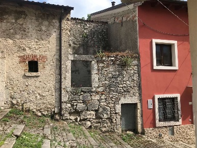 Foto Rustico a Castel di Sangro di 60 m² con 3 locali in vendita