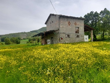 Foto Rustico in Casalino, Canossa di 350 m² con 8 locali in vendita