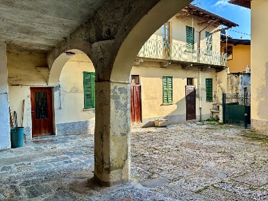 Foto Rustico in via trento 4, Cassano Valcuvia di 850 m² con 12 locali
