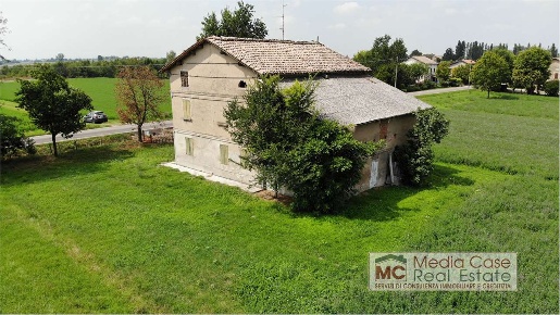 Foto Rustico in via bastiglia 8, Cadelbosco di Sopra Cadelbosco Di Sotto