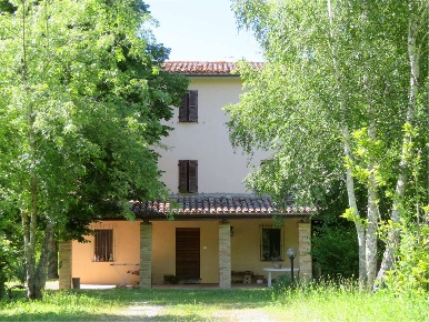Foto Rustico a Sarnano di 355 m² con 15 locali in vendita