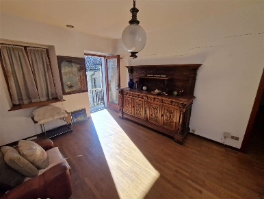 Foto Rustico in Via Umberto I, Quarna Sopra di 250 m² con 10 locali