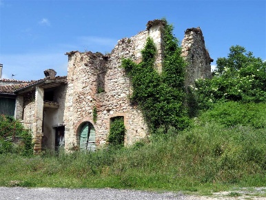 Foto Rustico in Localita' Palentuccio, Camerino di 150 m² con 4 locali