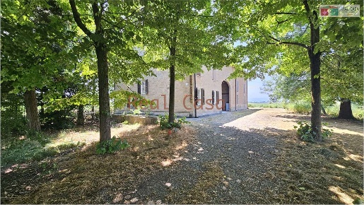 Foto Rustico in Stradello degli Orsi 139, Modena Cognento di 900 m²