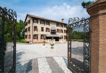 Foto Rustico in via san silvestro, Motta di Livenza Lorenzaga di 580 m²