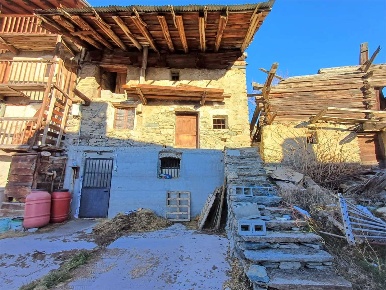 Foto Rustico in frazione Arbaz, Challand-Saint-Anselme di 150 m² in vendita