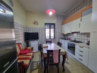 Foto Appartamento a Catanzaro di 80 m² con 4 locali in affitto