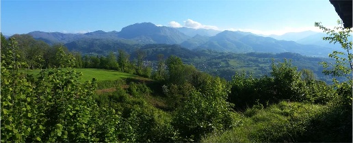 Foto Rustico a Camporgiano di 400 m² con 11 locali in vendita