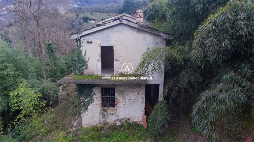 Foto Rustico in via colle delle guardie, Pietrasanta di 350 m² in vendita