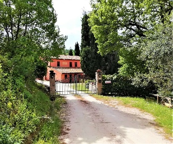 Foto Rustico in Ca Vagnino, Urbino di 357 m² con 11 locali in vendita