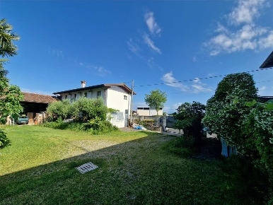Foto Rustico in Via della Stazione snc, Santa Maria la Longa di 485 m²