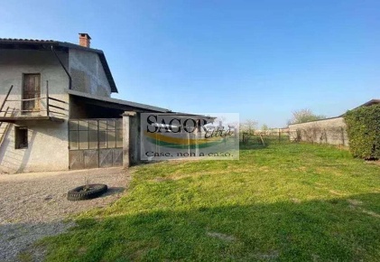 Foto Rustico in Via Umberto I 100, Garzigliana di 300 m² con 6 locali