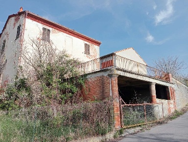 Foto Rustico a Altavilla Monferrato di 600 m² con 10 locali in vendita