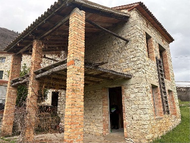 Foto Rustico a Revine Lago di 72 m² con 2 locali in vendita