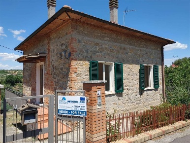 Foto Rustico a Piegaro di 100 m² con 7 locali in vendita