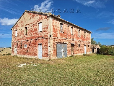 Foto Rustico a Polverigi di 700 m² con 10 locali in vendita