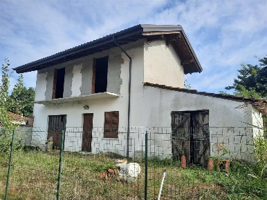 Foto Rustico in via madure, Borgo Ticino Centro di 100 m² con 3 locali