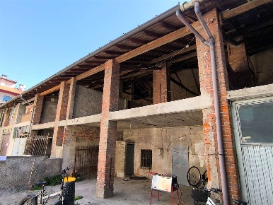 Foto Rustico in via iv novembre 8, Cirimido di 150 m² con 3 locali