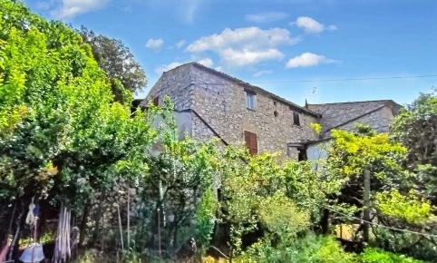 Foto Rustico in le case, Guardea di 100 m² con 6 locali in vendita