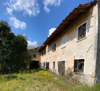 Foto Rustico a Oderzo di 600 m² con 10 locali in vendita