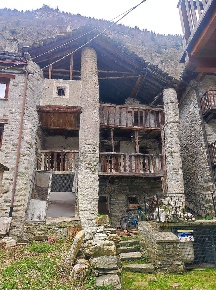 Foto Rustico in Yair Desor, Gaby di 90 m² con 4 locali in vendita