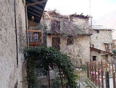 Foto Rustico in torin, Pontey Torin di 150 m² con 3 locali in vendita