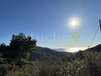 Foto Rustico in Strada per Negi snc, Seborga di 132 m² con 5 locali