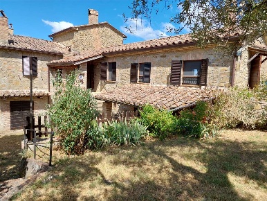 Foto Rustico a Perugia di 250 m² con 12 locali in vendita