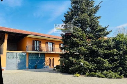 Foto Rustico in Via Baudenasca 34, Pinerolo Baudenasca di 1000 m²
