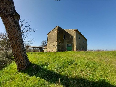 Foto Rustico a Foiano della Chiana di 250 m² con 10 locali in vendita