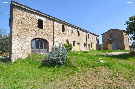 Foto Rustico a Monsummano Terme di 630 m² con 10 locali in vendita